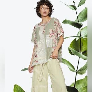 POL Large Sage Floral Lace Crochet Top Shirt